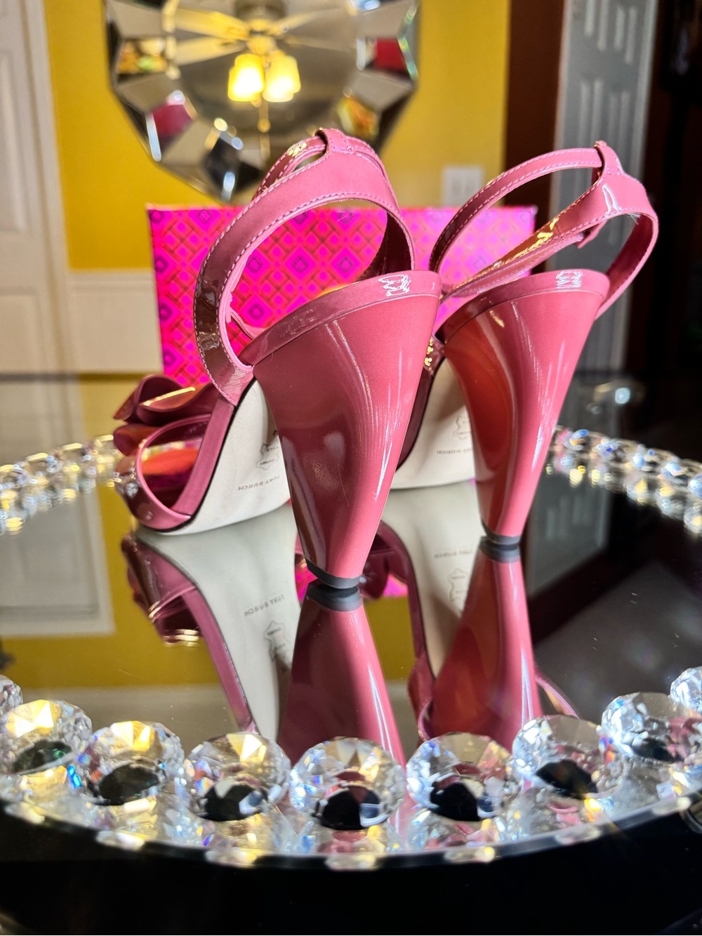 Tory Burch Flower-heeled Patent Leather Ankle-strap Sandals In Light Berry. 8 - Picture 8 of 14